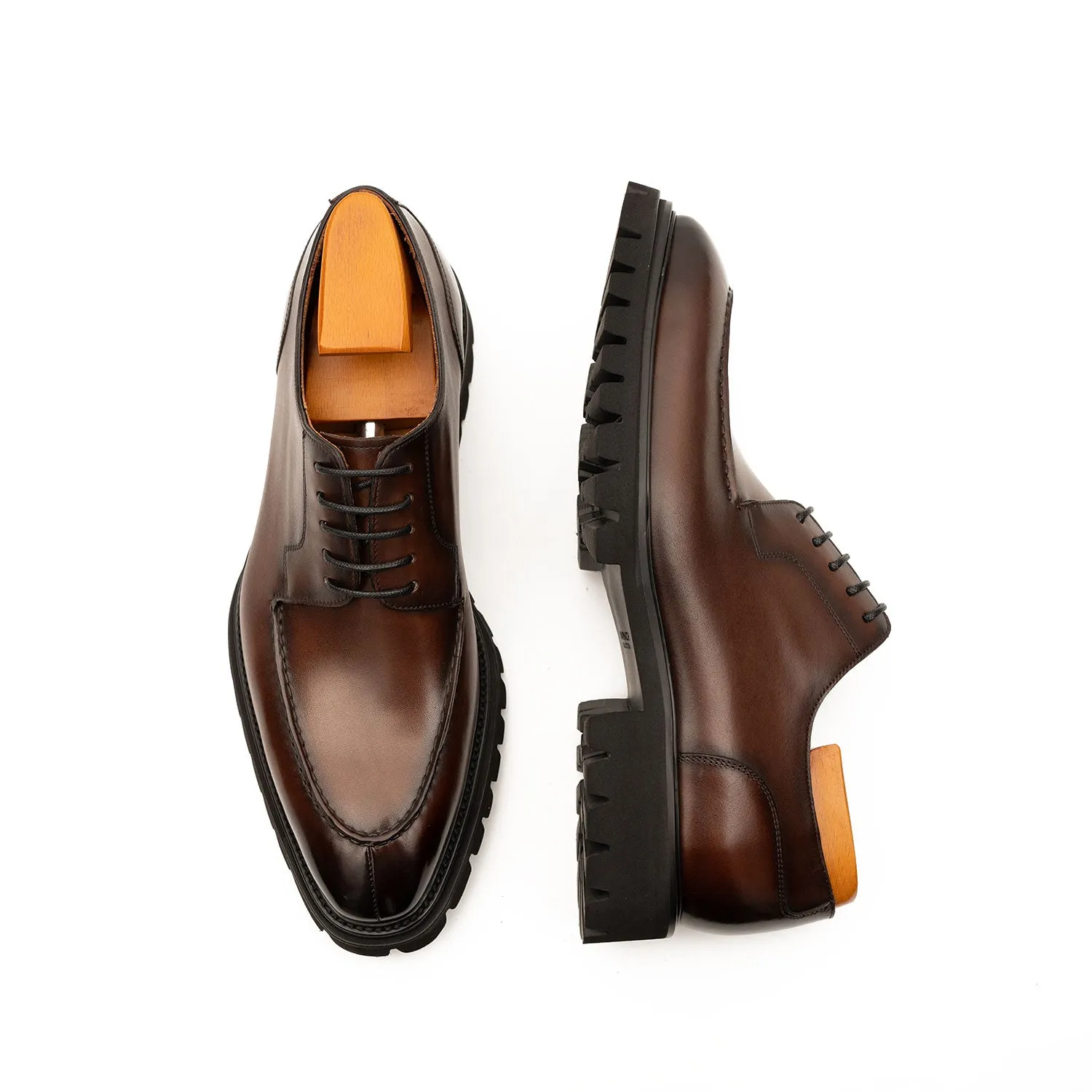 Men's Classic Brown Derby Leather Shoes with Lug Sole